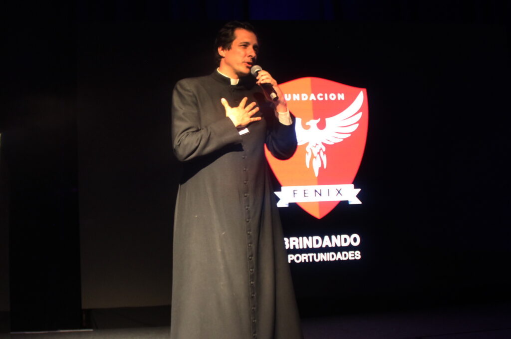 El Padre Nicolas Gastaldi es una pieza fundacional en el movimiento de Fenix
