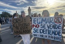 MOVILIZACION AMBIENTALISTA CONTRA LA EXPLORACION PETROLERA EN EL MAR URUGUAYO