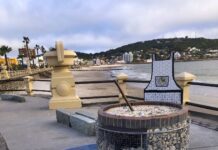 COCINANDO Y CON MAR DE FONDO: SE INAUGURÓ EL MONUMENTO A LA PAELLA